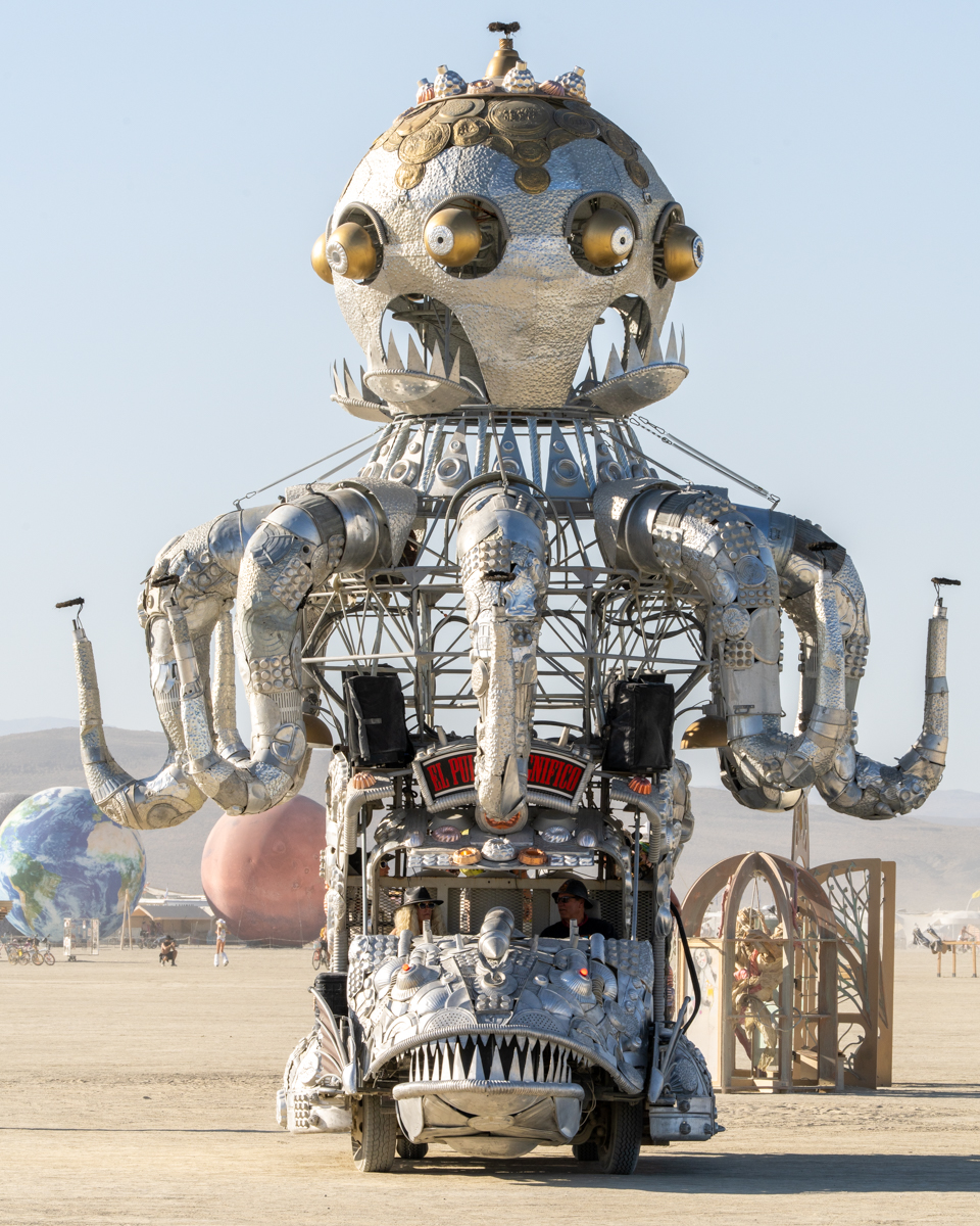 El Pulpo Magnifico’s gleaming metal tentacles and eyes rising above the playa.